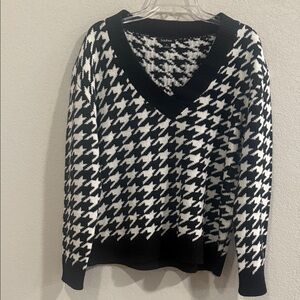 Boohoo Monochrome Houndstooth Knit Sweater